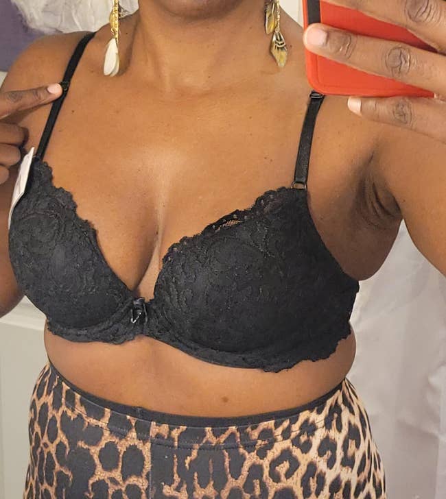 A adjacent up of the bra ain by a reviewer