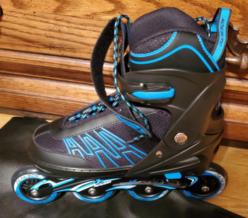 Reviewer image of blue and black skate