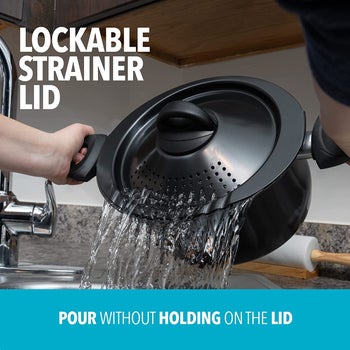graphic showing the lockable strainer lid and how you can pour it without holding the top