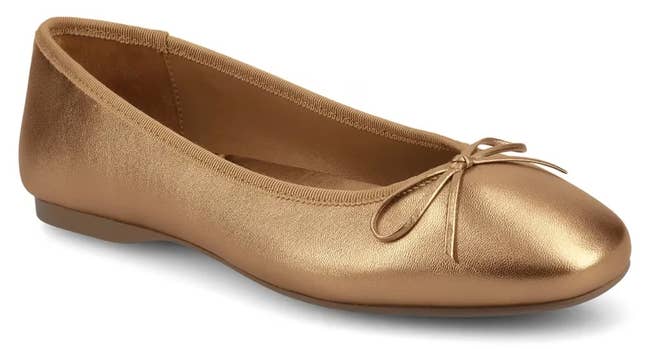 27 Comfy Travel Shoes From DSW You Need Now