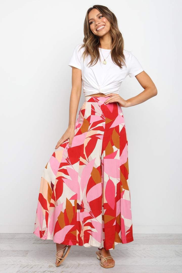 model wearing pink pants