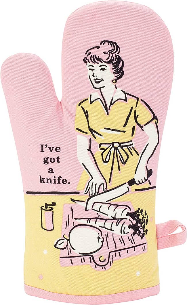 the oven mitt that reads 