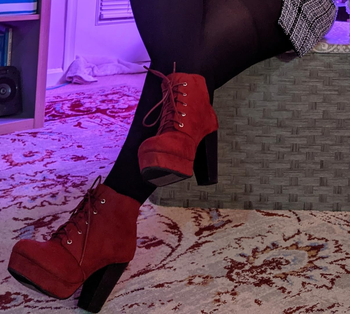 another reviewer in the red boots