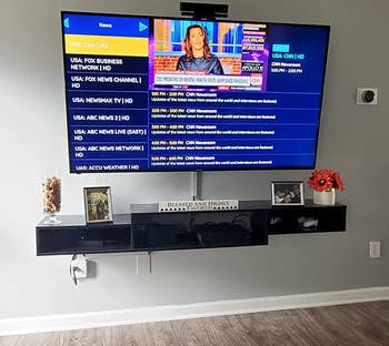 Reviewer image of black TV stand