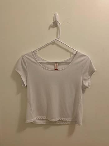 same t-shirt completely free of wrinkles after the reviewer used the steamer