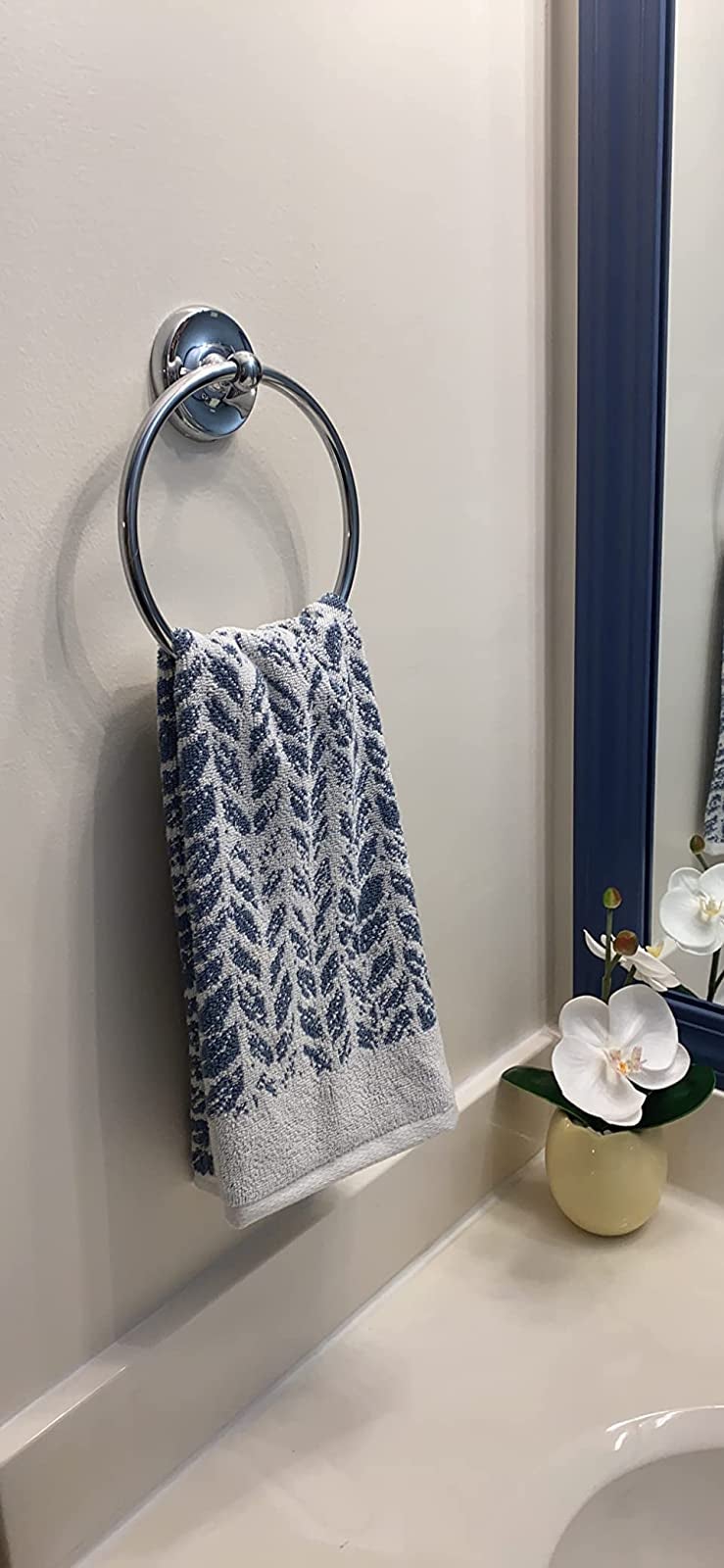 This Hand Towel Hack Will Change Your Life  Hand towels bathroom, Hand  towel hook, Hand towels