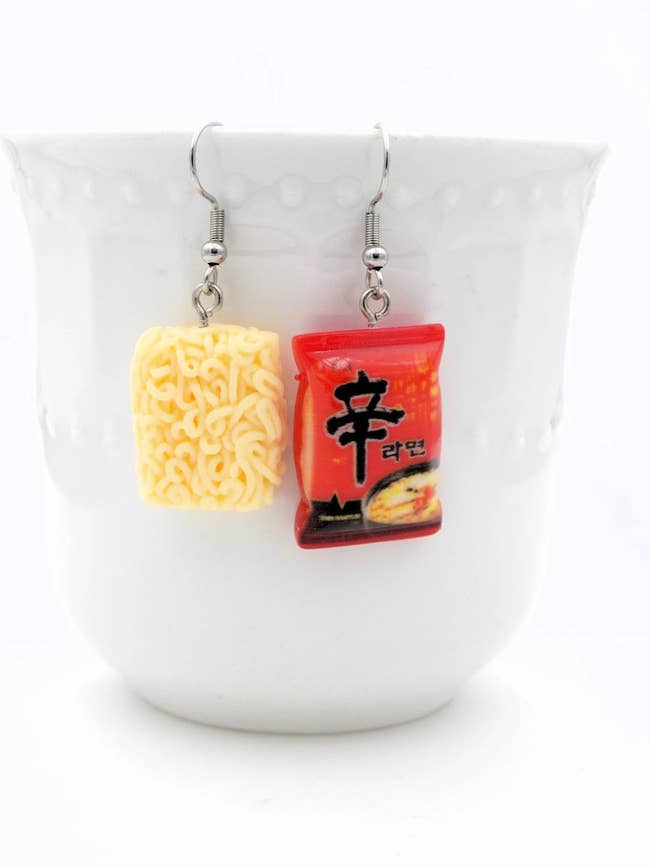 Noodle earring and instant noodle packaging earring