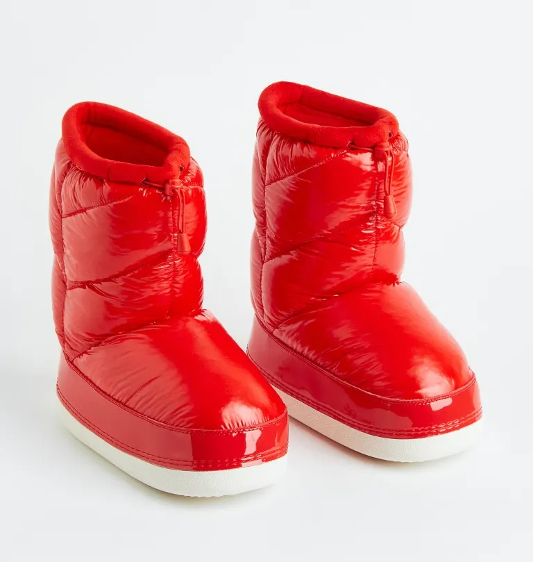 the boots in red