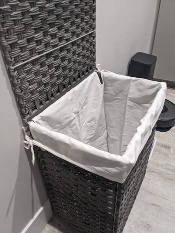 Reviewer image of dark hamper with lid up