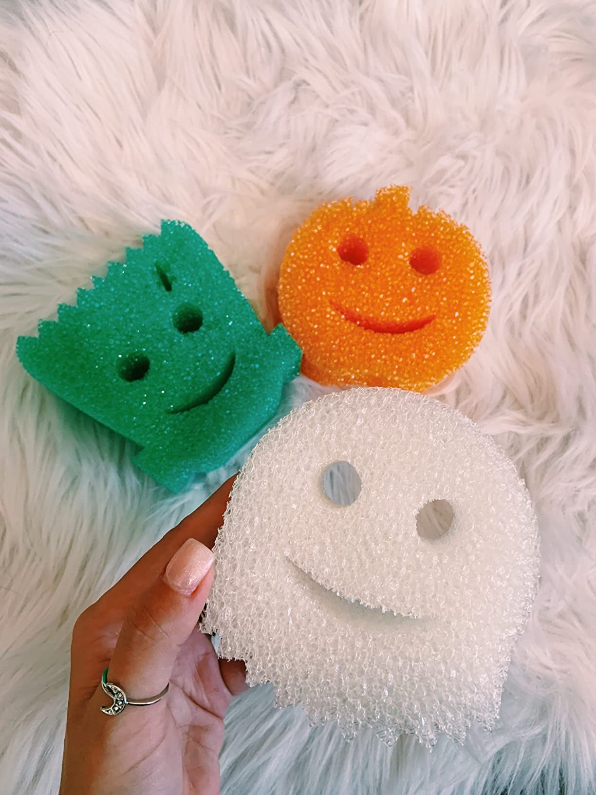 Scrub Daddy Uses: 50+ Creative Ways To Use A Scrub Daddy Sponge