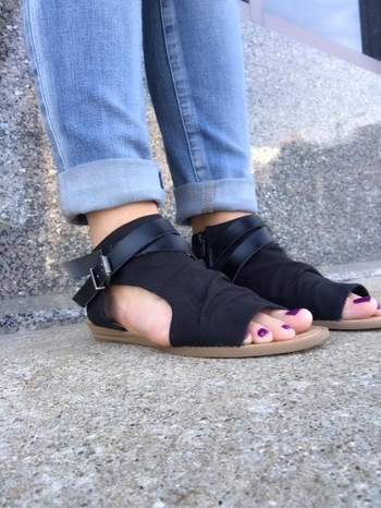 Reviewer photo of the black canvas sandals