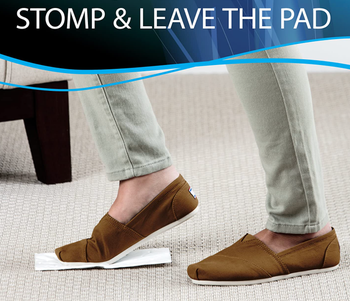 model using stomp pad on carpet