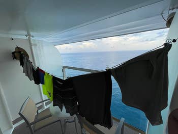 reviewer's clothesline used on balcony of cruise room to dry clothes