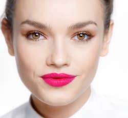 model with the pinky-colored lip stain applied