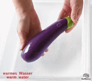 GIF demonstrating color change of dildo from purple to blue in warm water