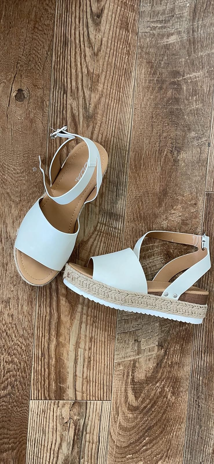 reviewer's achromatic  sandals
