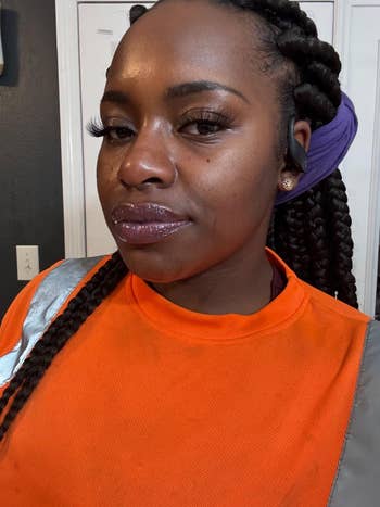 Reviewer wearing the plumping articulator  tint