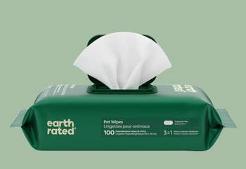 Pack of pet wipes labeled