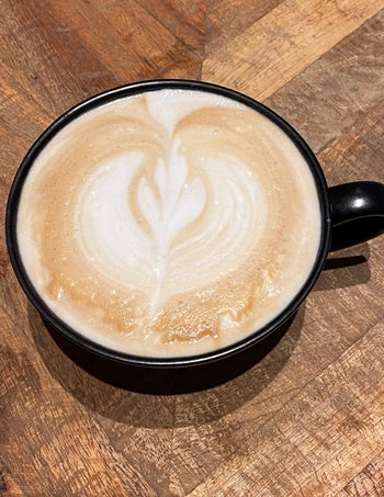 a latte made using espresso from the moka pot