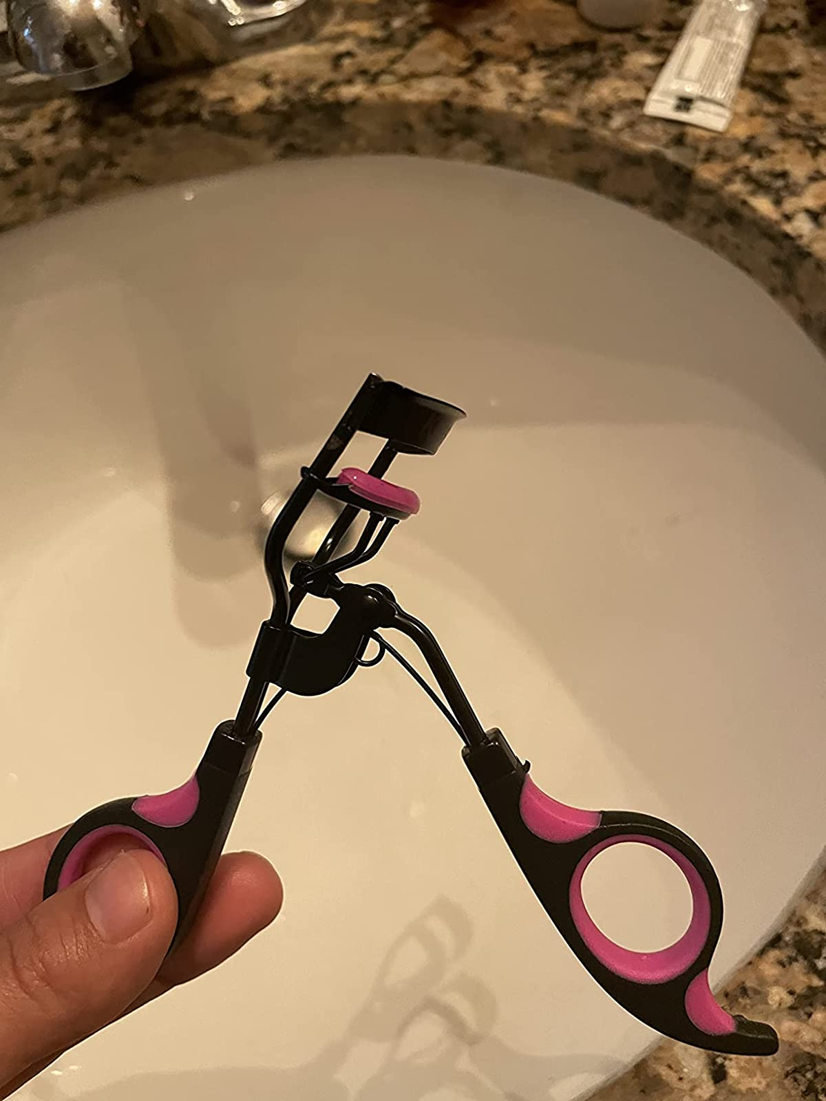 A reviewer's eyelash curler 