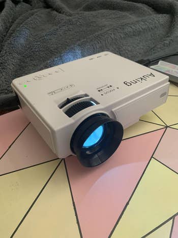 reviewer's portable projector