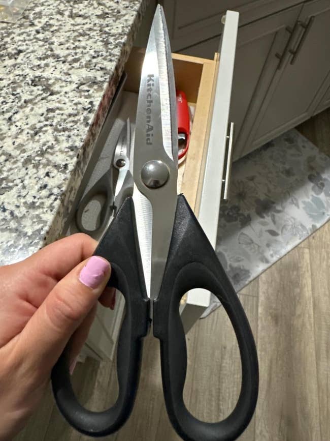 28 Kitchen Goods Reviewers With Big Families Swear By