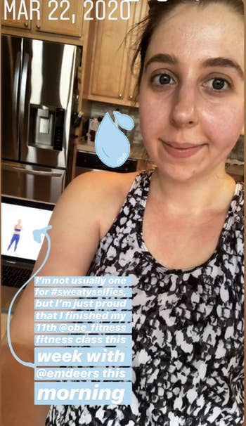 BuzzFeed Editor Abby Kass taking a post-workout selfie