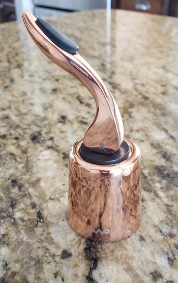 close up of the stopper 