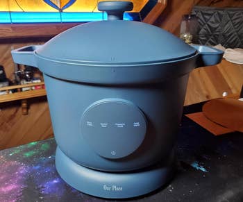 matte blue Electric cooker with digital control panel 