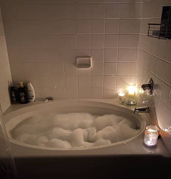 a reviewer's tub full of bubbles