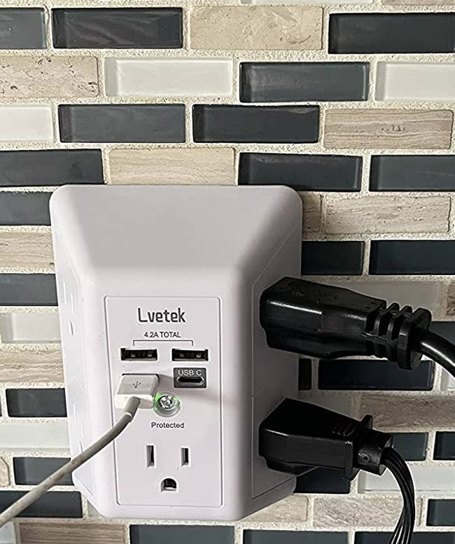 Reviewer's multi-plug outlet in use