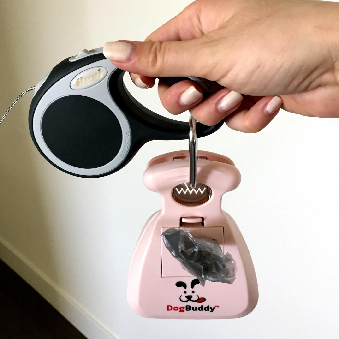reviewer image of the pooper scooper in pink