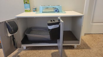 14 Best Cat Litter Box Furniture To Keep It Hidden 2022