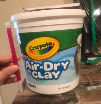 The bucket of white clay 