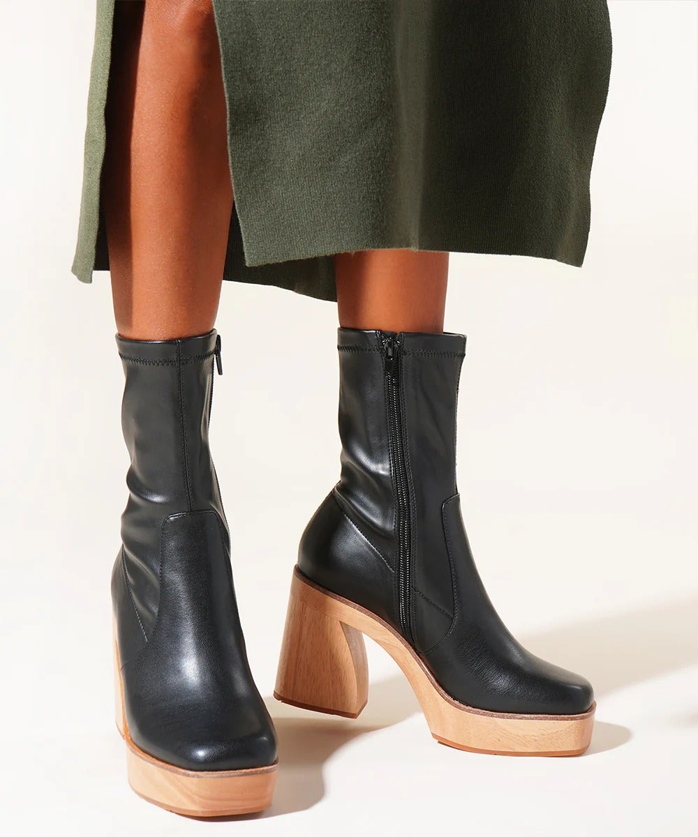 23 Best Black Platform Boots To Wear With Everything