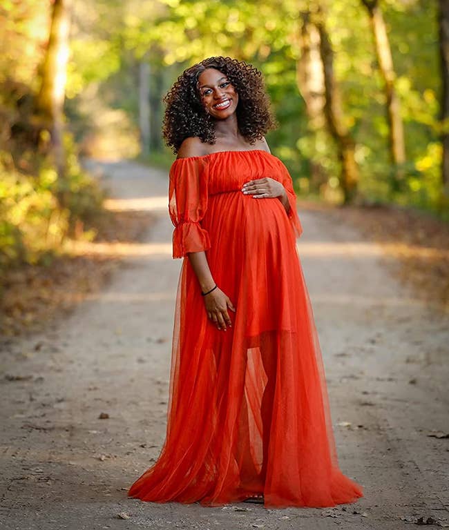 25 Best Maternity Photo Shoot Dresses To Rock A Bump In 25 Best Maternity Photo Shoot Dresses To Rock A Bump In