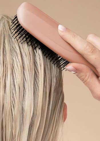 1. Wet hair. 2. Apply shampoo. 3. Massage gently. 4. Rinse brushwood and aerial dry