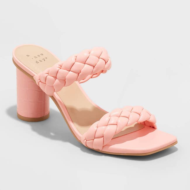 the chunky heel sandal with braided straps in peach