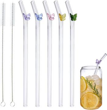 All five straws plus two cleaning pipes 