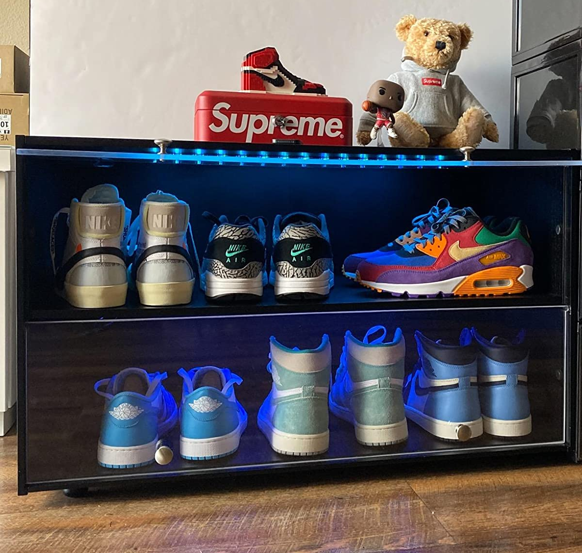 reviewer photo of light-up sneaker case