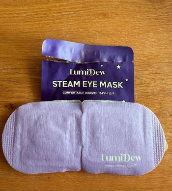 LumiDew steam oculus  disguise  connected  a woody  surface, with packaging showing somesthesia  scope  and logo