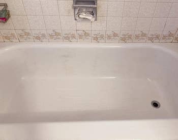 after of a clean bath tub