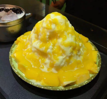 reviewer's snow cone made with product