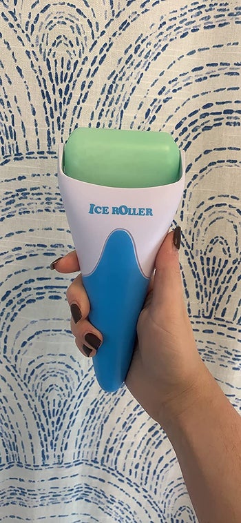 A reviewer's ice roller