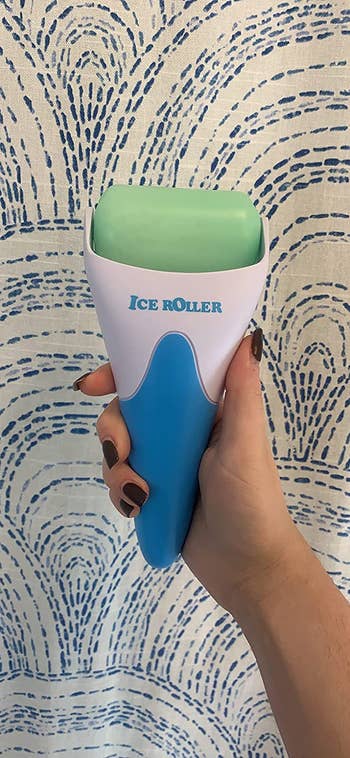 A reviewer's ice roller