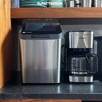 a nugget ice machine