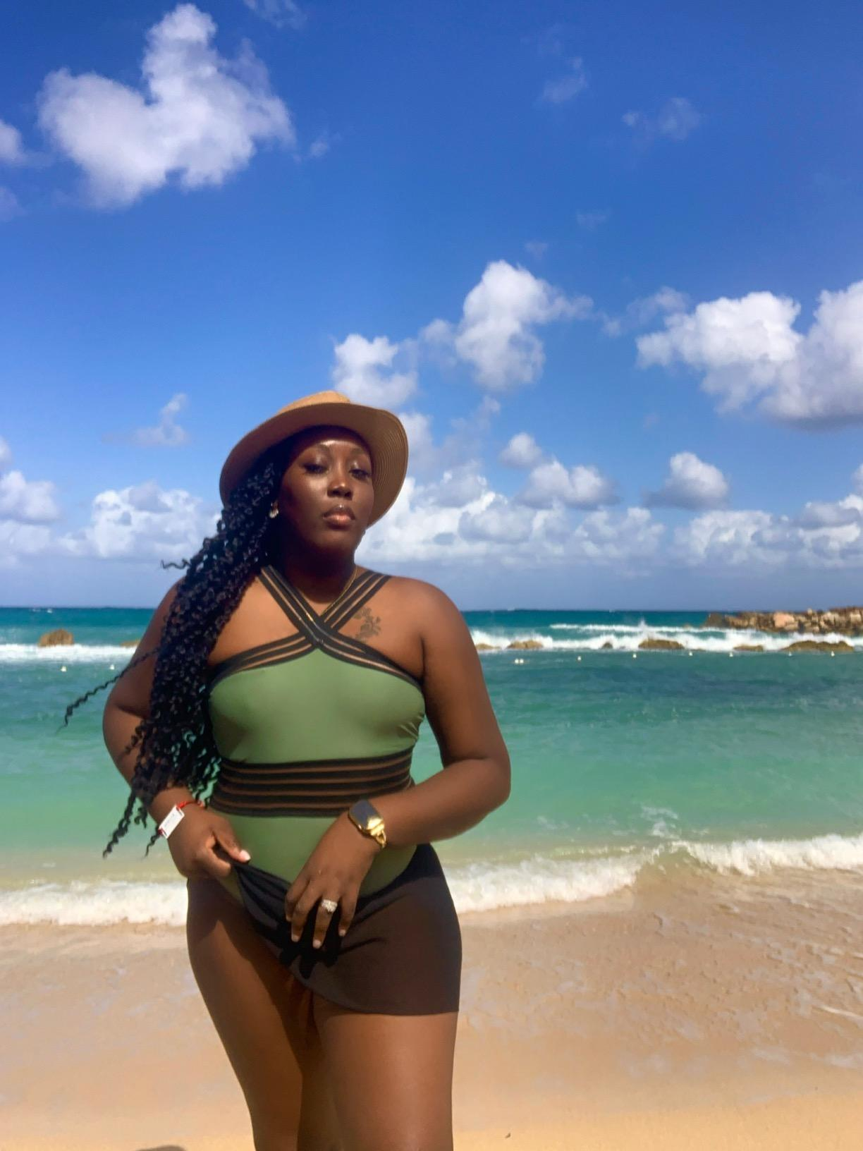 a reviewer wearing green