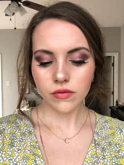 reviewer with a glam look using the jacob and eli eyeshadow palette
