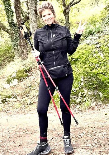 Hiker in black leggings 