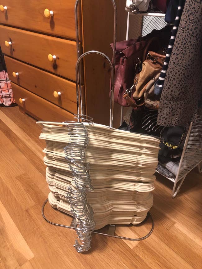 Velvet hangers stacked connected hanger stacker